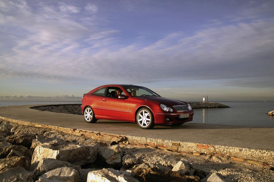  Mercedes-Benz C-Class Sportcoupe 2002 года  (фото 21 из 44)